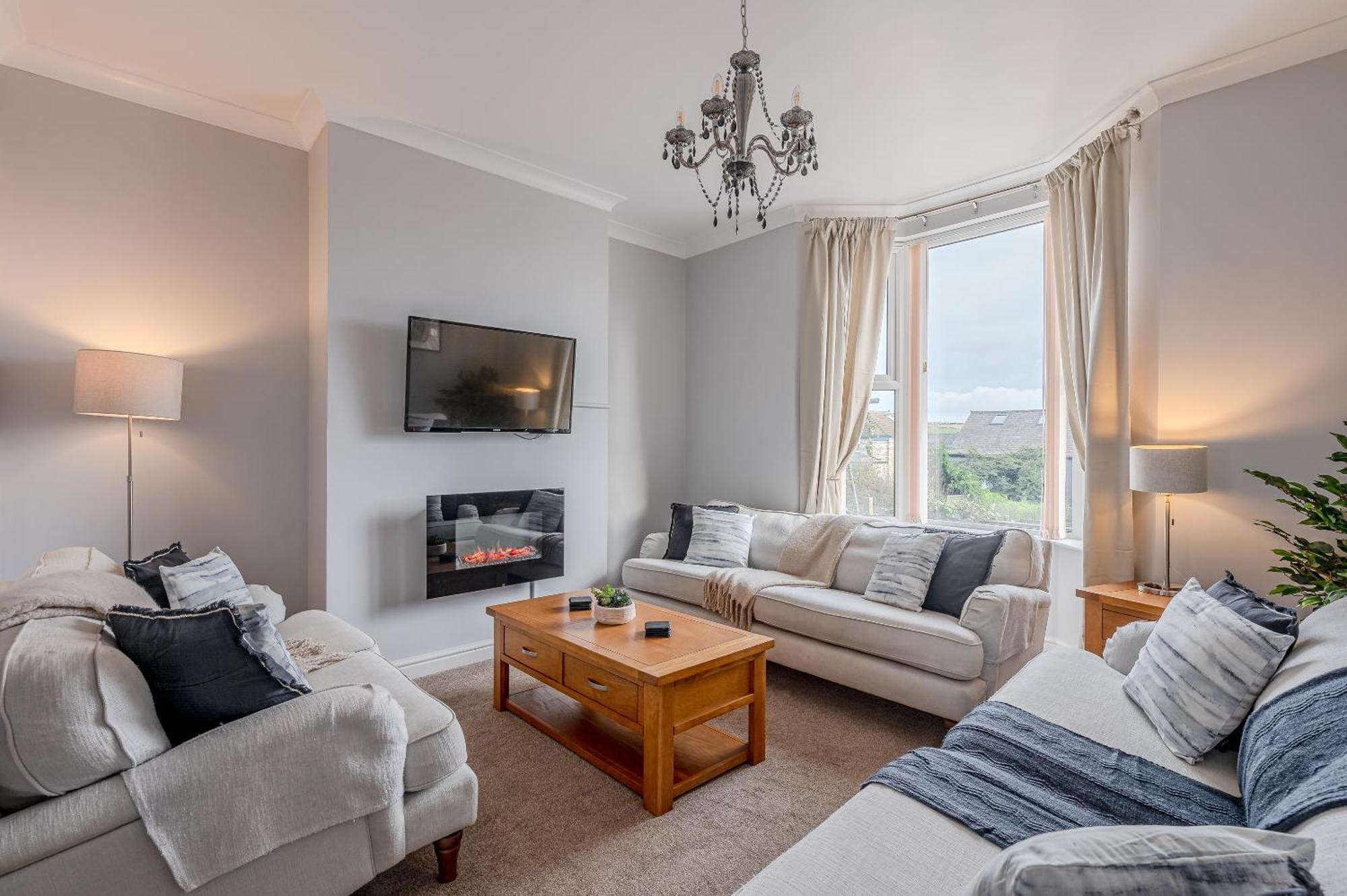 Rosemill - Large Pet Friendly Home With Off Road Parking Whitby Ngoại thất bức ảnh
