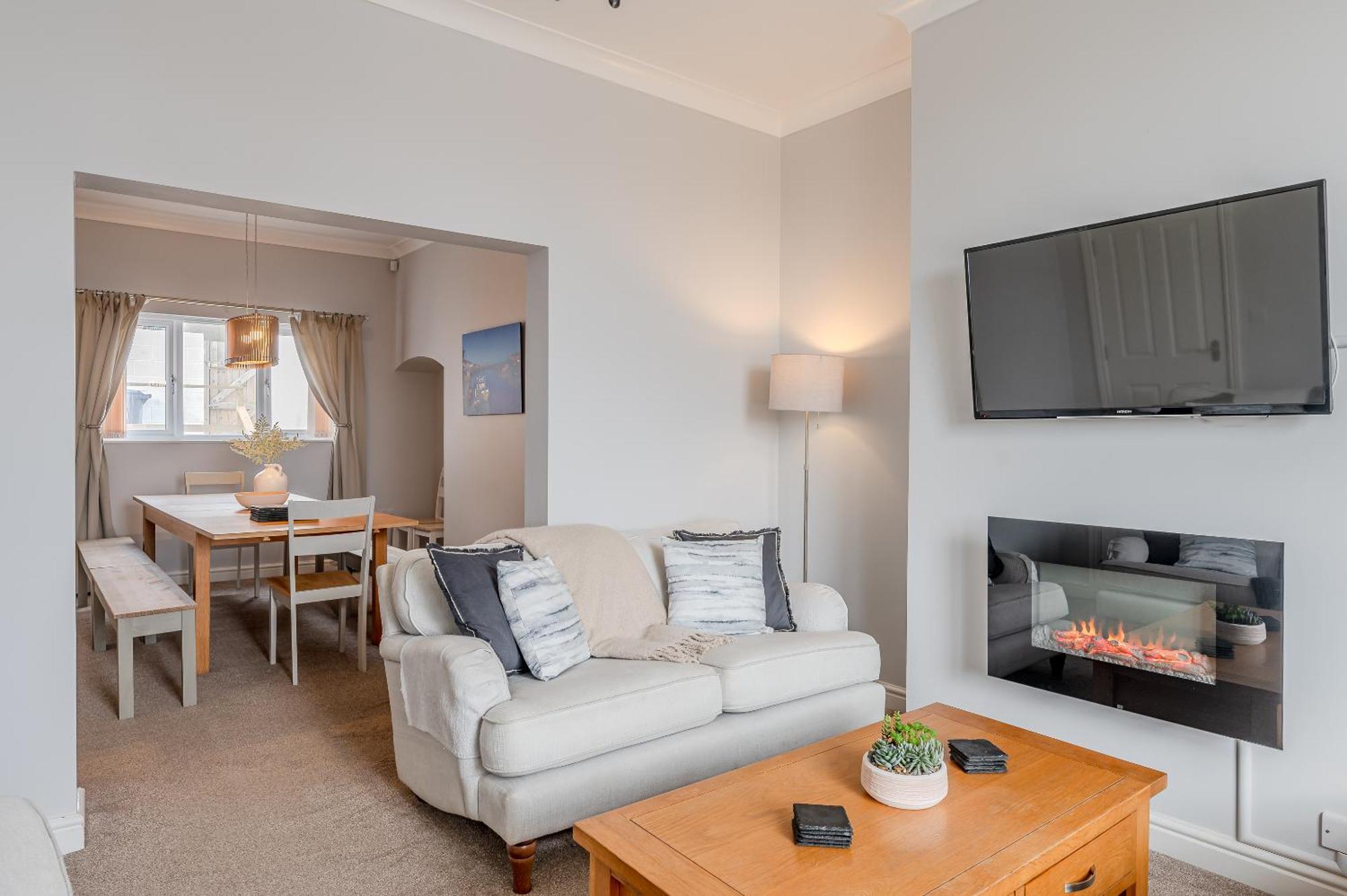 Rosemill - Large Pet Friendly Home With Off Road Parking Whitby Ngoại thất bức ảnh